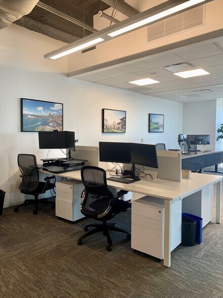 More Photos Of 555 W 5th St, Los Angeles Office For Lease