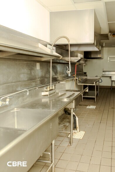 More Photos Of 121 Warbonnet Dr, Moscow Restaurant For Sale