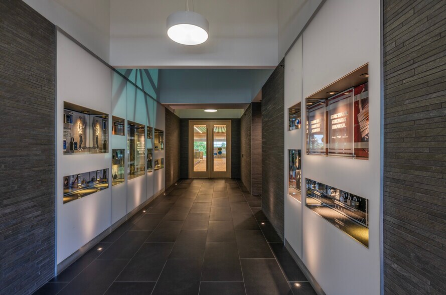 More Photos Of 6744 S Howell Ave, Oak Creek Office For Sale