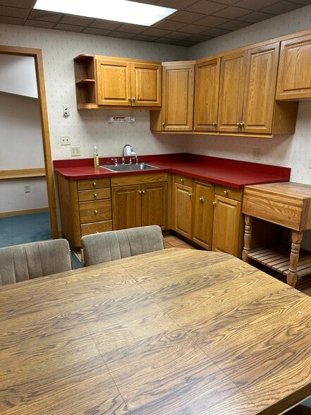 More Photos Of 320 N Courtland St, East Stroudsburg Freestanding For Lease