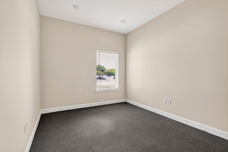 More Photos Of 122 Canal St, Pooler Medical For Lease