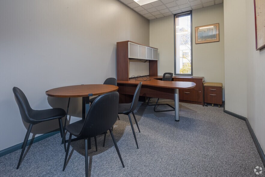 More Photos Of 445 N LaSalle St, Chicago Office For Sale