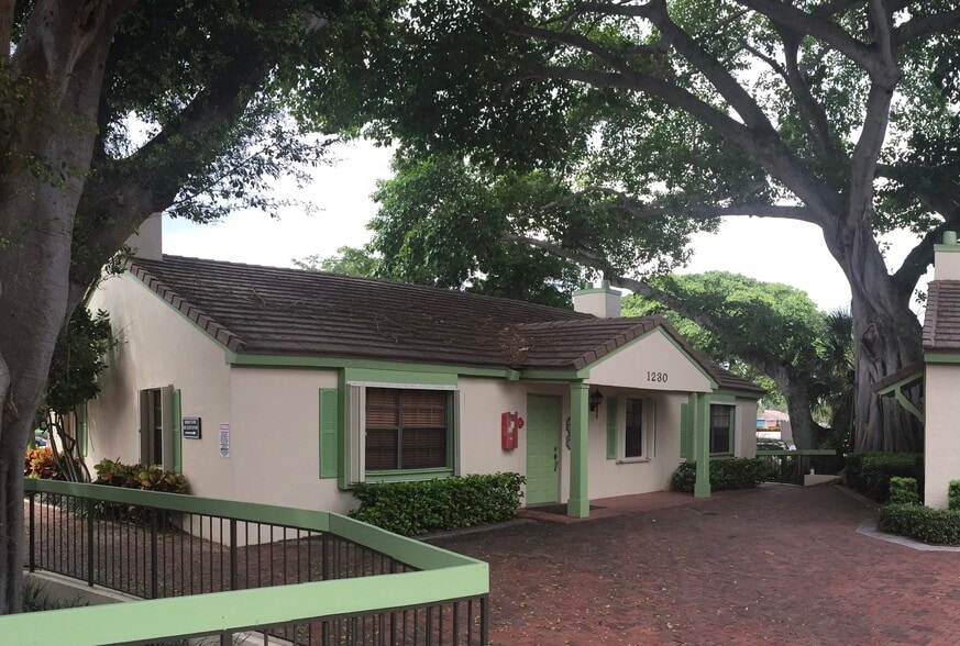 Primary Photo Of 1230 S Federal Hwy, Boynton Beach Office For Lease