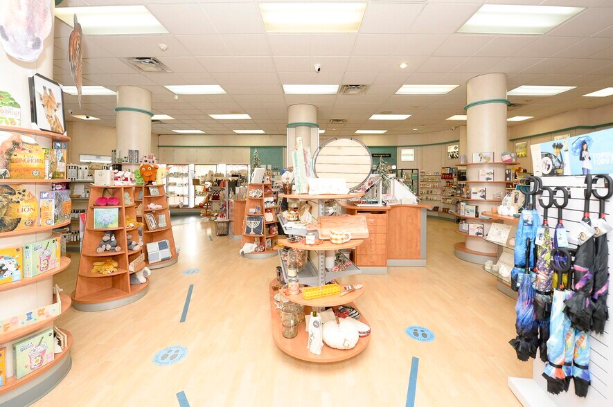 More Photos Of 66 E Ridgewood Ave, Ridgewood General Retail For Lease