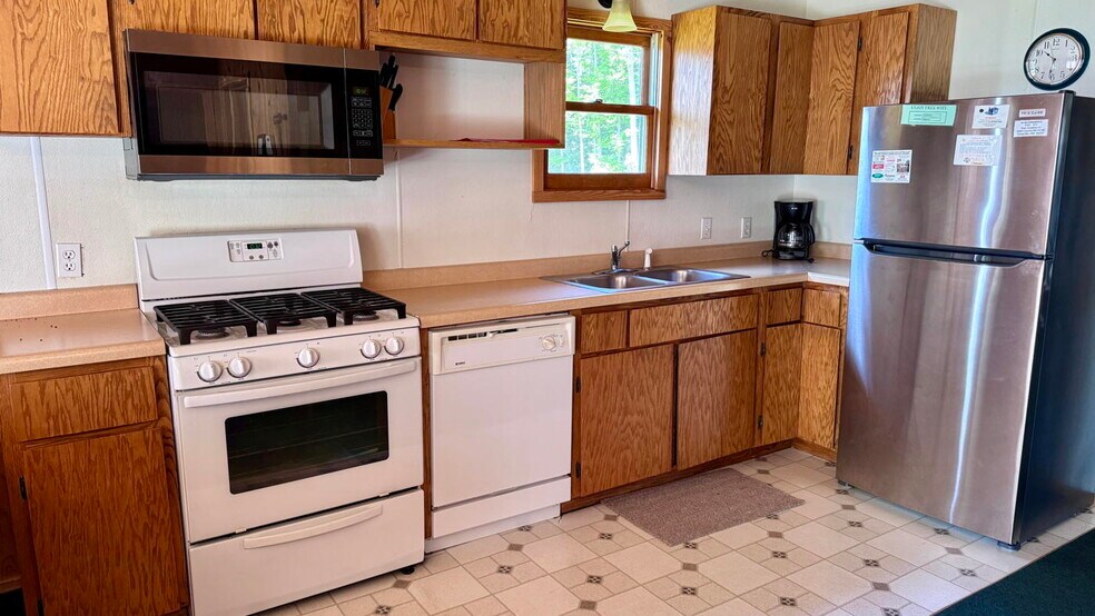 More Photos Of 3600 County Road 54 NE, Longville Hotel For Sale