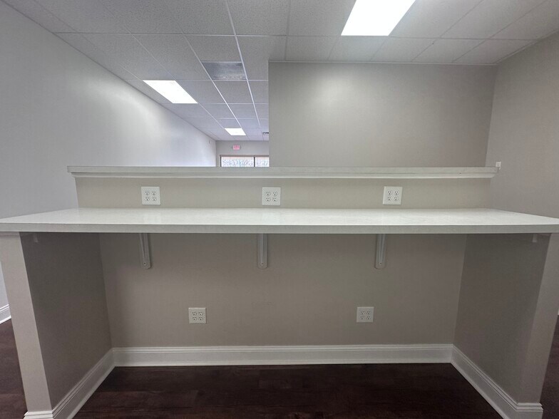 More Photos Of 496 N Town Center Rd, Mooresville Medical For Lease