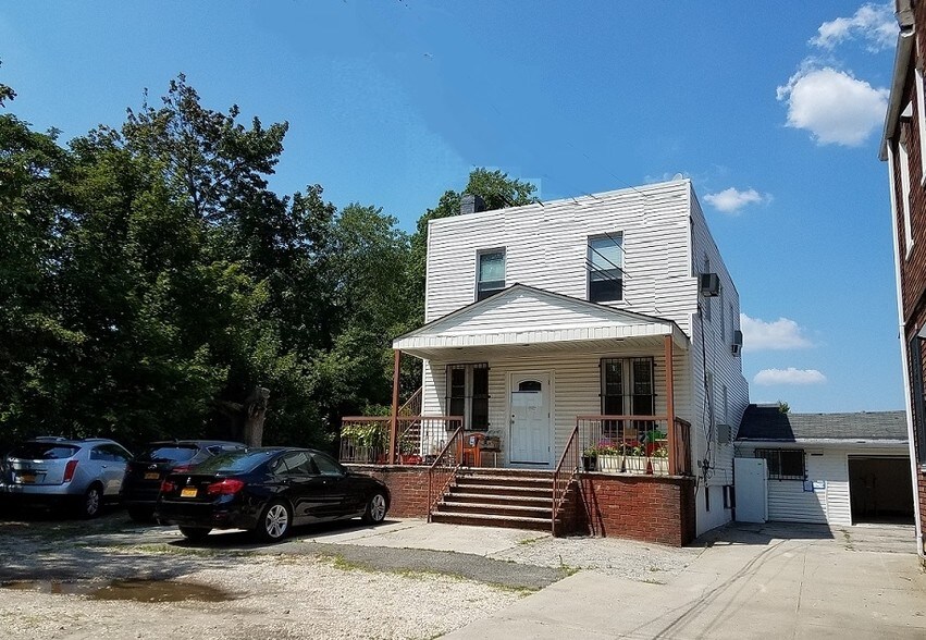 Primary Photo Of 7233 43rd Ave, Woodside Apartments For Sale