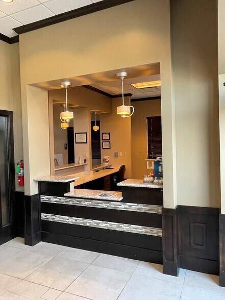 More Photos Of 3585 N 168th Ct, Omaha Medical For Lease