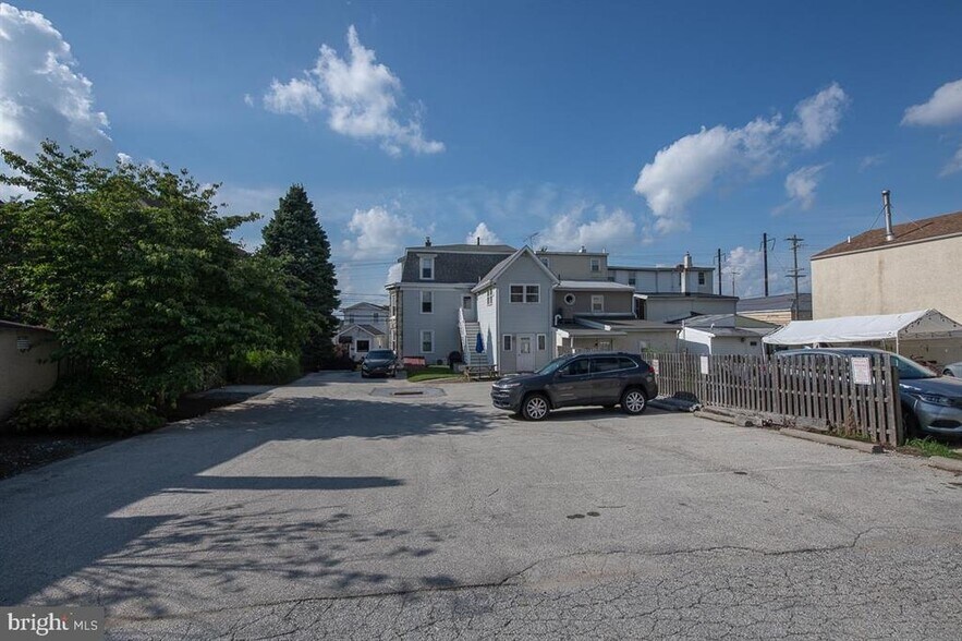 More Photos Of 116 E King St, Malvern Office For Lease