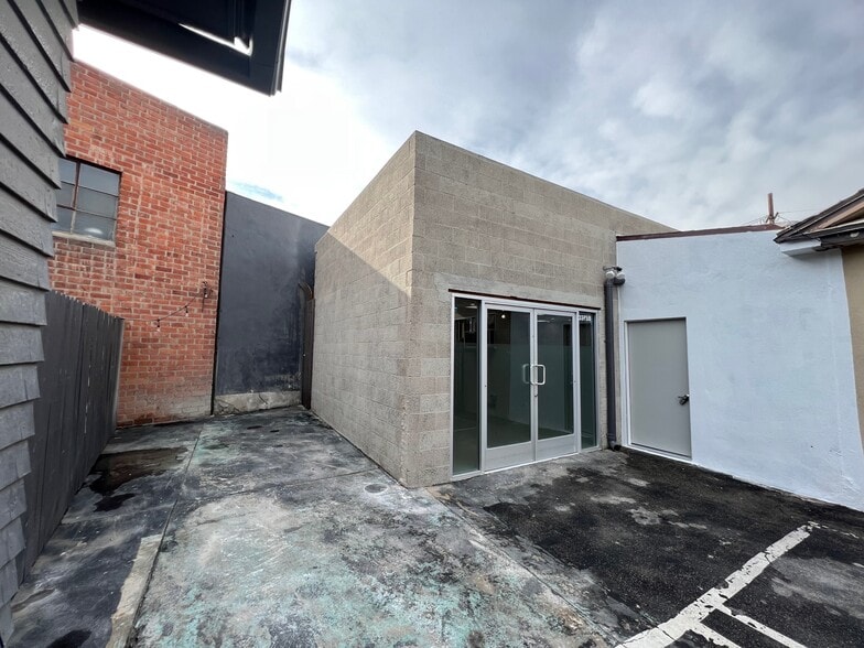 More Photos Of 3375 S Robertson Blvd, Los Angeles Loft Creative Space For Lease