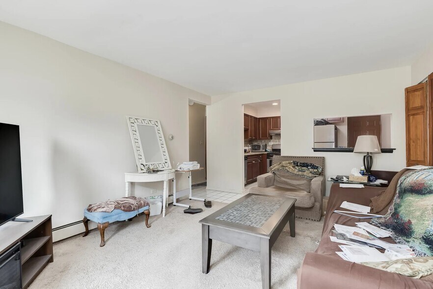 More Photos Of 106 Olesen Dr, Naperville Apartments For Sale