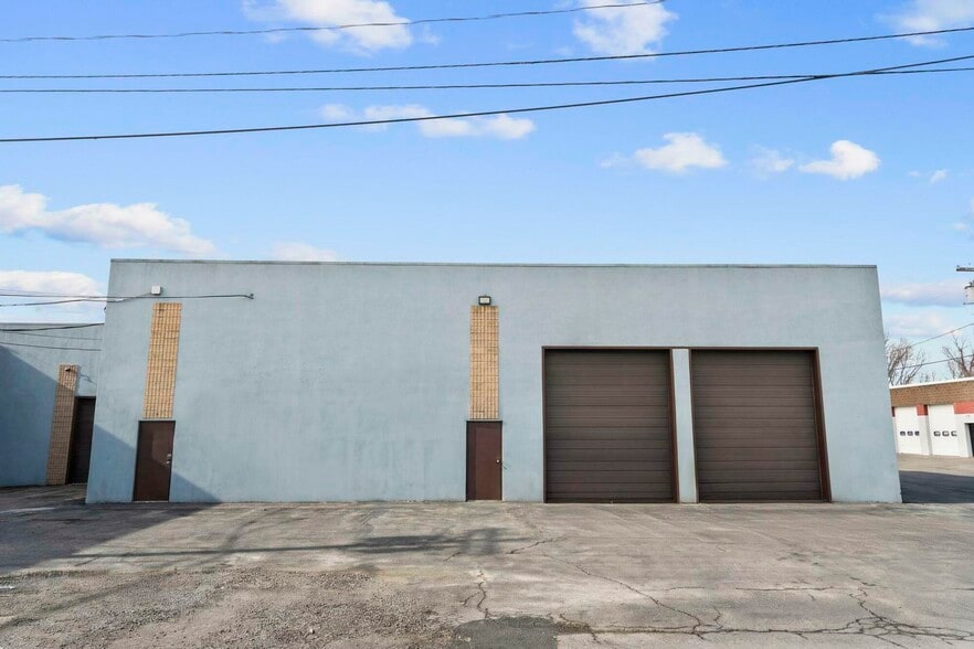 More Photos Of 85-87 James St, East Hartford Flex For Sale
