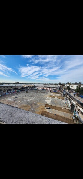 More Photos Of 4851 S Alameda St, Los Angeles Warehouse For Lease