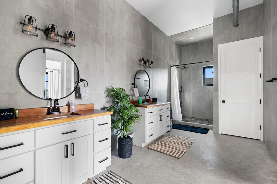 More Photos Of 12701 Trails End Rd, Leander Specialty For Sale