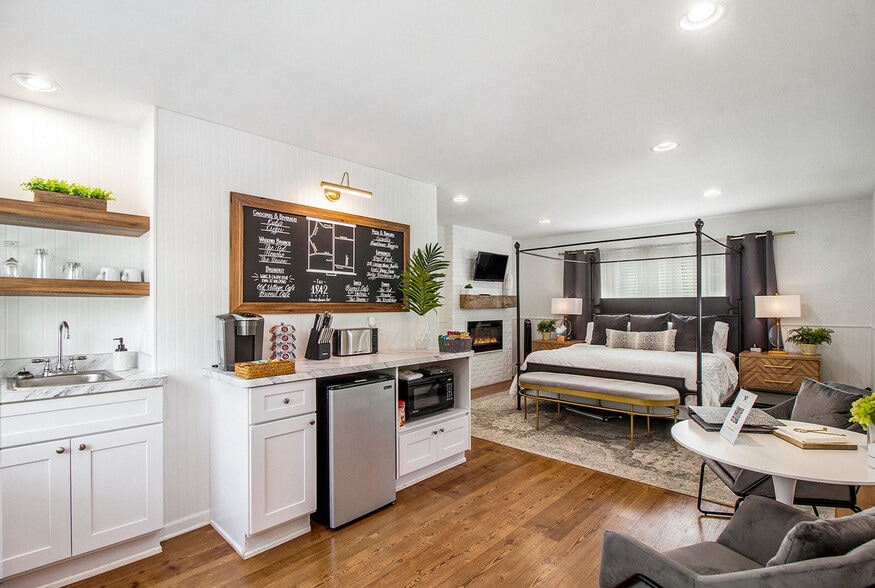 More Photos Of 155 N Main St, Village of Clarkston Hospitality For Sale