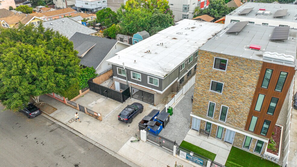 More Photos Of 1252 W 37th St, Los Angeles Apartments For Sale