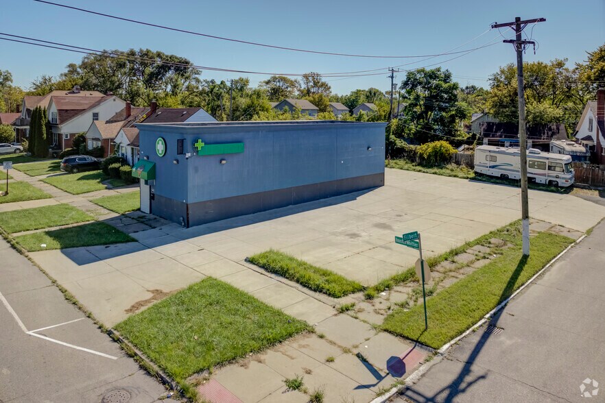 More Photos Of 14108 Houston Whittier St, Detroit Freestanding For Sale