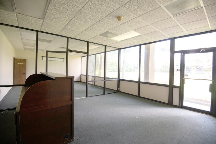 More Photos Of 1330 N Park St, Carrollton Medical For Lease