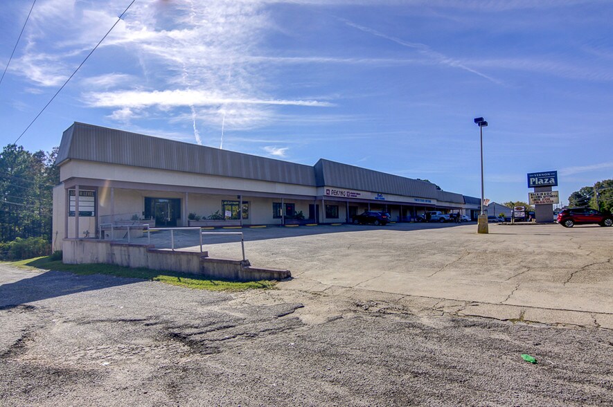 More Photos Of 1605 Vernon St, Lagrange Unknown For Lease