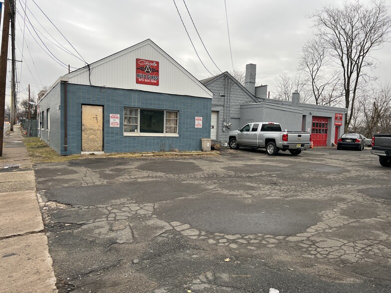 More Photos Of 43-45 Goffle Rd, Hawthorne Distribution For Sale