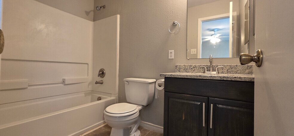 More Photos Of 7810 Kingsbury Wood, San Antonio Multifamily For Sale
