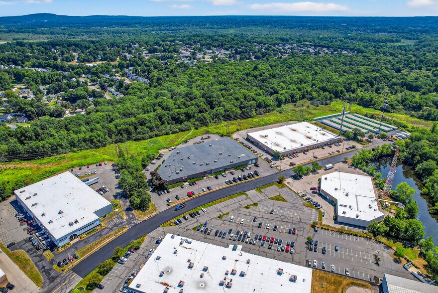 More Photos Of 290 Vanderbilt Ave, Norwood Research And Development For Lease