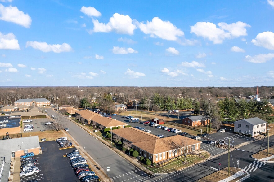 More Photos Of 9380 Forestwood Ln, Manassas Office For Lease