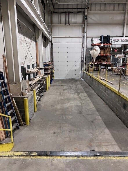 More Photos Of 311 Carroll Dr, New Castle Warehouse For Lease