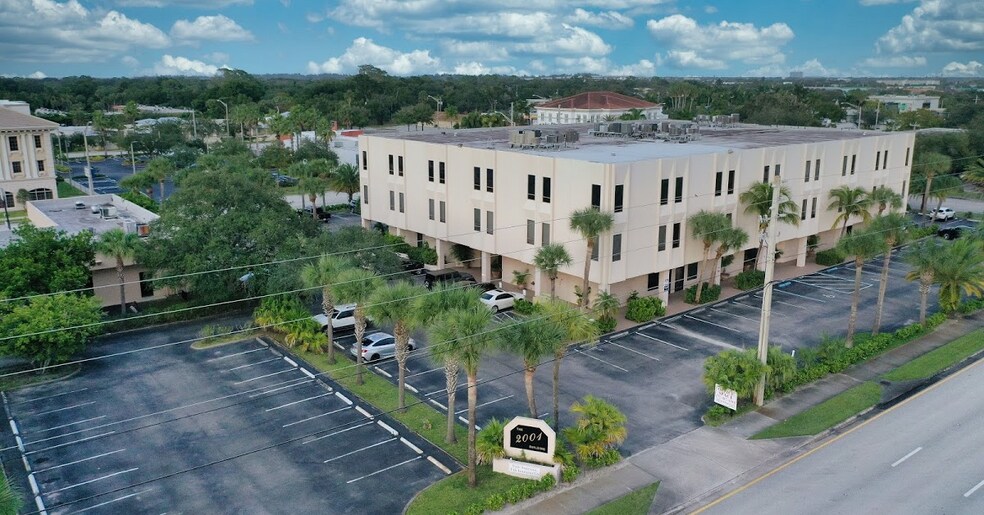 More Photos Of 2001 9th Ave, Vero Beach Office For Lease