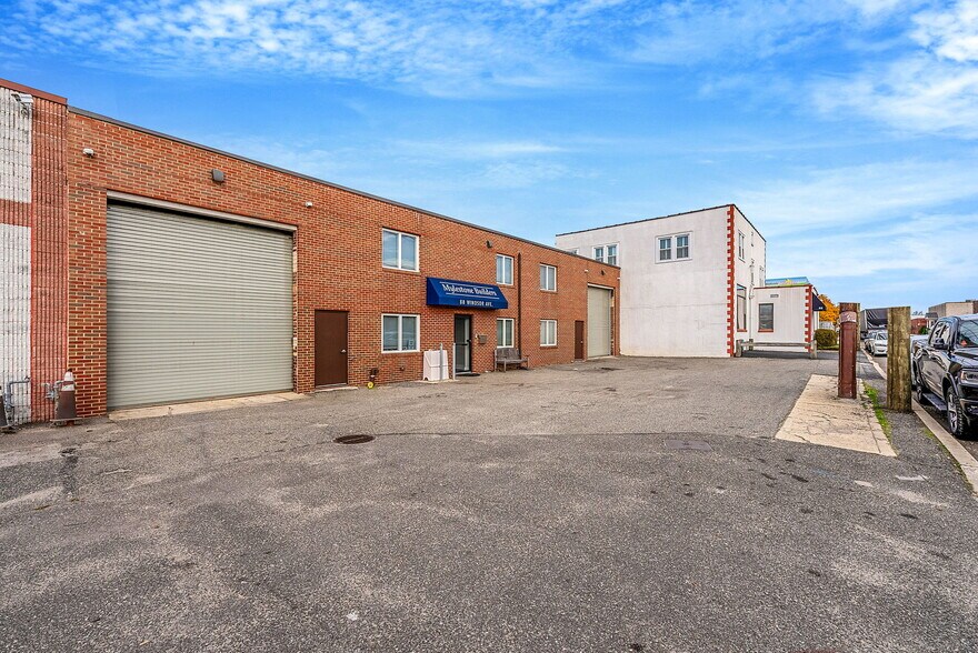 Primary Photo Of 88 Windsor Ave, Mineola Warehouse For Sale