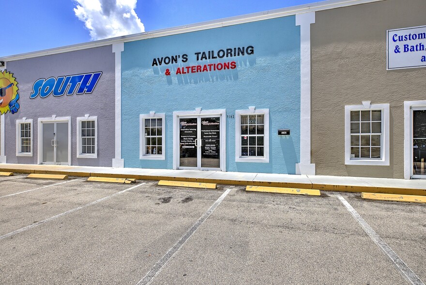 Primary Photo Of 5142 Schumacher Rd, Sebring General Retail For Sale