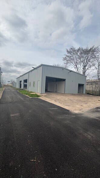 More Photos Of 12024 Alief Clodine Rd, Houston Light Distribution For Sale