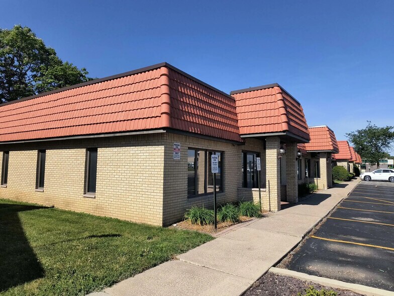 More Photos Of 910 Richard Rd, Dyer Office For Lease