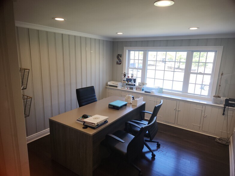 More Photos Of 410 E Main St, Centerport Office Residential For Sale