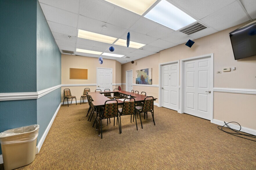 More Photos Of 60 Highway 22, Milledgeville Showroom For Sale