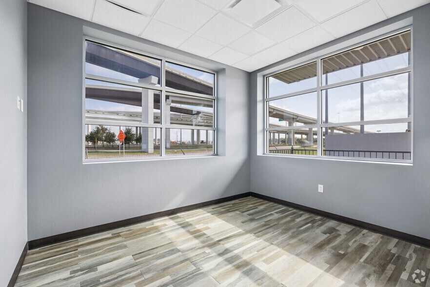 More Photos Of Eddie Dr, Humble Unknown For Lease