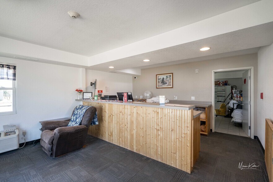 More Photos Of 203 SW 7th St, Stuart Hotel For Sale