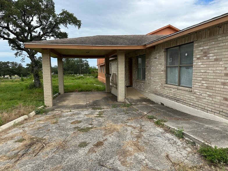 More Photos Of 6628 Crestway Dr, San Antonio Flex For Sale