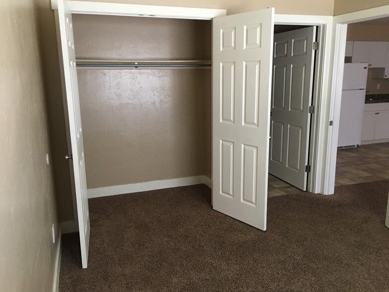 More Photos Of 211 1st St Ne, Halliday Hotel For Sale