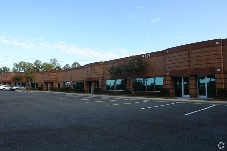 More Photos Of 9129 MONROE Rd, Charlotte Unknown For Lease