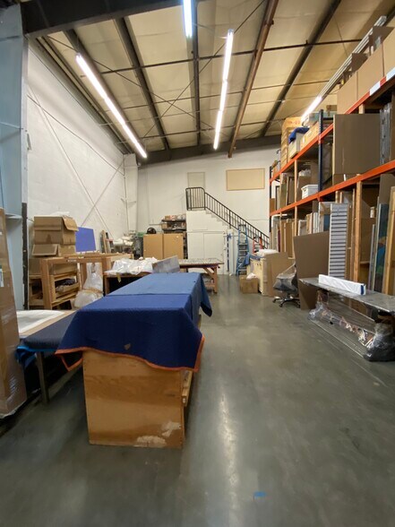 More Photos Of 2101 E 51st St, Vernon Manufacturing For Sale