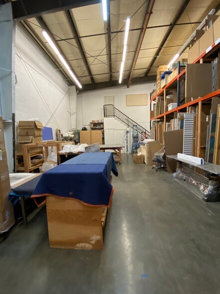 More Photos Of 2101 E 51st St, Vernon Manufacturing For Lease