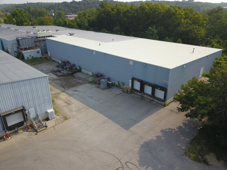 More Photos Of 19919 W Shawnee Mission Pky, Shawnee Manufacturing For Sale