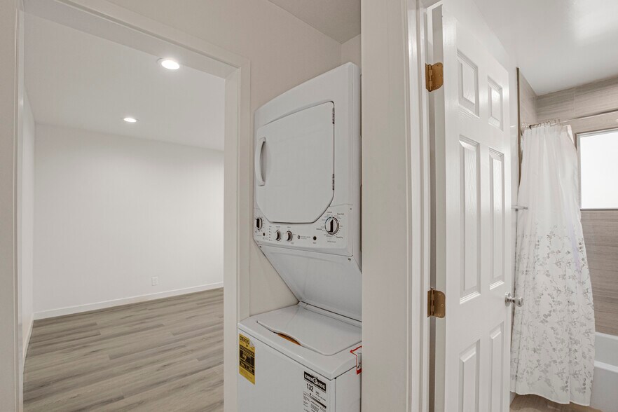 More Photos Of 415 Loma Dr, Los Angeles Apartments For Sale