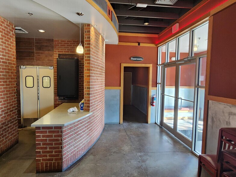 More Photos Of 4118 State Route 43, Kent Fast Food For Lease