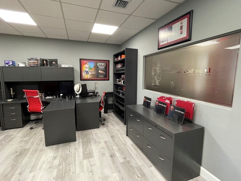 More Photos Of 2300 NW Corporate Blvd, Boca Raton Office For Sale