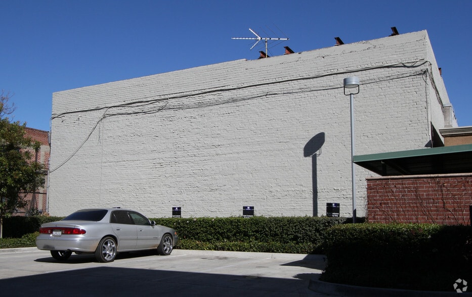 More Photos Of 217 N San Joaquin St, Stockton Office For Sale