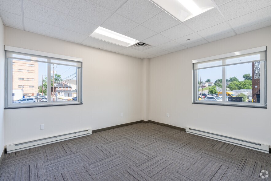 More Photos Of 65 E Elizabeth Ave, Bethlehem Medical For Lease