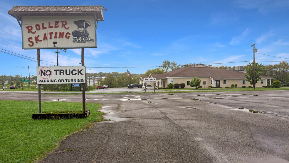 More Photos Of 18 Access Hwy, Caribou Sports And Entertainment For Sale