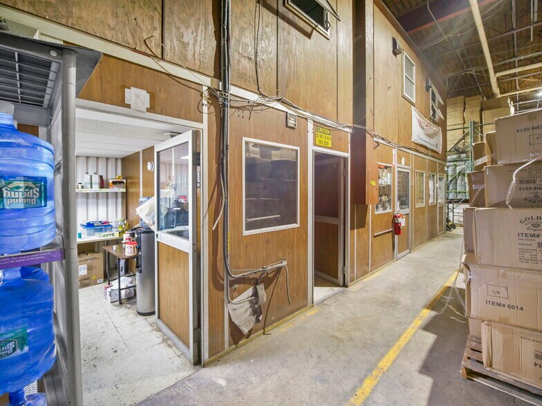 More Photos Of 1434-1440 County Rd 565, Sussex Manufacturing For Sale